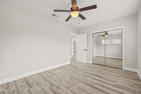 House in Saint Petersburg, Florida 3 bedrooms, 111.2 sq.m. № 1909754 - photo 23