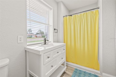 House in Saint Petersburg, Florida 3 bedrooms, 111.2 sq.m. № 1909754 - photo 20