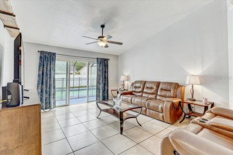 House in Valrico, Florida 4 bedrooms, 149.67 sq.m. № 1820751 - photo 14
