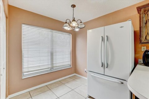 House in Valrico, Florida 4 bedrooms, 149.67 sq.m. № 1820751 - photo 10