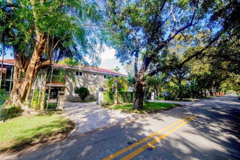 House in Coral Gables, Florida 3 bedrooms, 257.15 sq.m. № 1481968 - photo 2