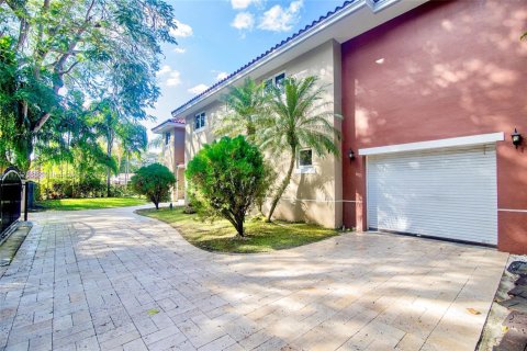 House in Coral Gables, Florida 3 bedrooms, 257.15 sq.m. № 1481968 - photo 6