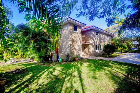 House in Coral Gables, Florida 3 bedrooms, 257.15 sq.m. № 1481968 - photo 4
