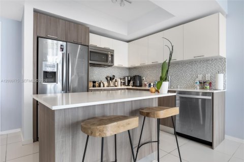 Condominio en alquiler en Doral, Florida, 1 dormitorio, 63.92 m2 № 2070101 - foto 2