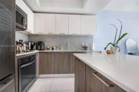 Condominio en alquiler en Doral, Florida, 1 dormitorio, 63.92 m2 № 2070101 - foto 3