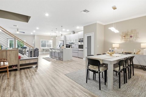 Townhouse in Davenport, Florida 3 bedrooms, 209.03 sq.m. № 2386184 - photo 7