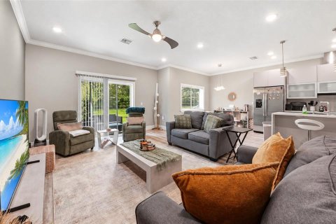 Townhouse in Davenport, Florida 3 bedrooms, 209.03 sq.m. № 2386184 - photo 3
