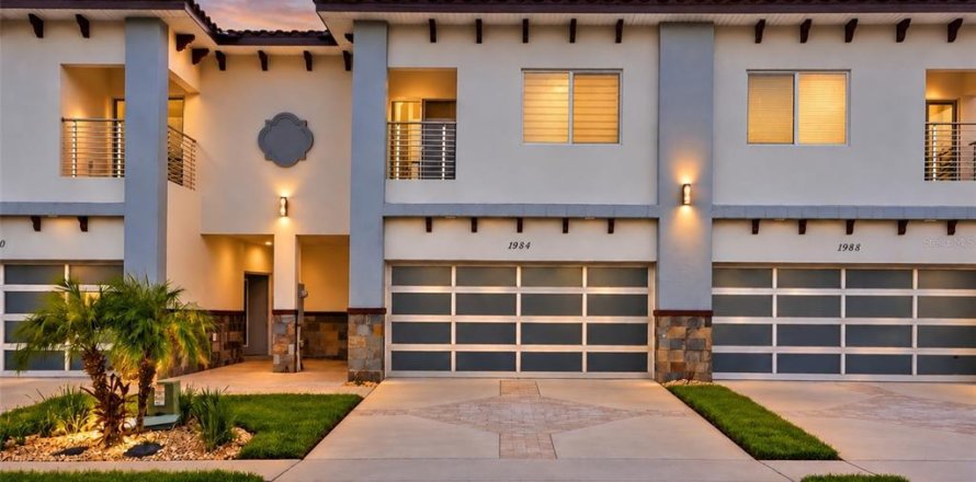 Townhouse in Davenport, Florida 3 bedrooms, 209.03 sq.m. № 2386184