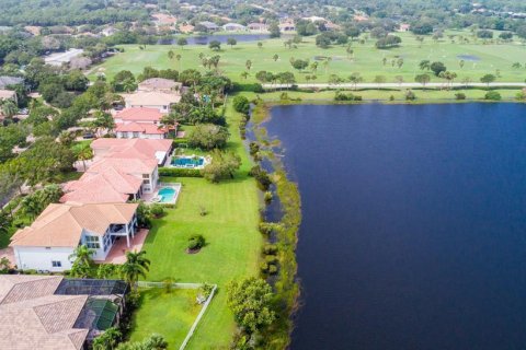 House in Palm City, Florida 6 bedrooms, 386.29 sq.m. № 1160757 - photo 1