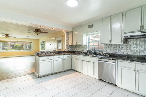 Villa ou maison à vendre à Sebring, Floride: 4 chambres, 182.83 m2 № 2321415 - photo 7