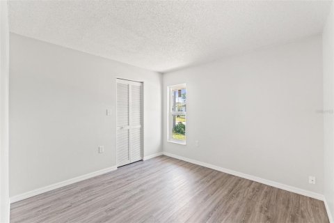 Casa en venta en Port Richey, Florida, 2 dormitorios, 65.4 m2 № 2225377 - foto 4