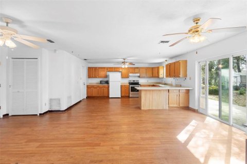 House in Orange City, Florida 2 bedrooms, 108.51 sq.m. № 1523829 - photo 9