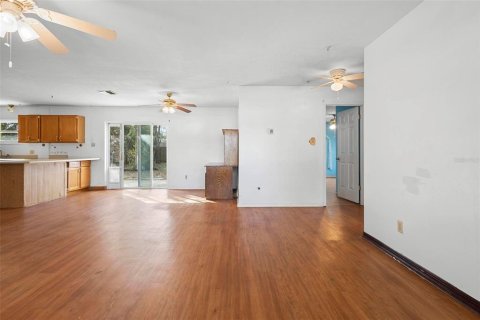 House in Orange City, Florida 2 bedrooms, 108.51 sq.m. № 1523829 - photo 8