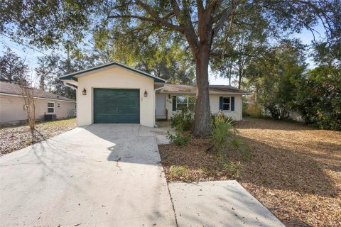 House in Orange City, Florida 2 bedrooms, 108.51 sq.m. № 1523829 - photo 1