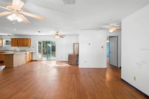 House in Orange City, Florida 2 bedrooms, 108.51 sq.m. № 1523829 - photo 5