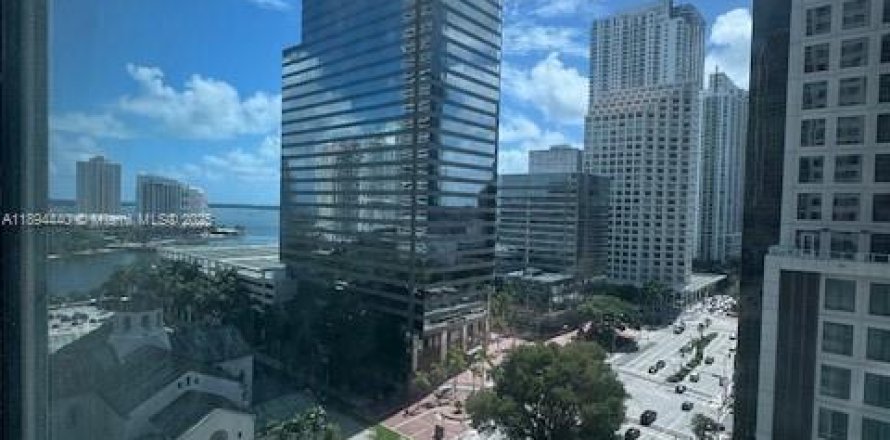 Condominio en Miami, Florida, 2 dormitorios  № 1947946