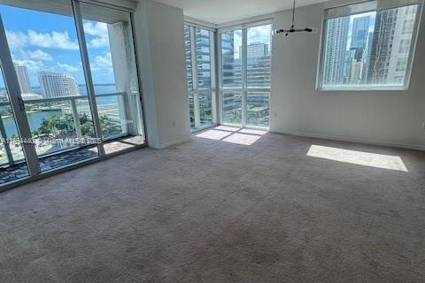 Condominio en alquiler en Miami, Florida, 2 dormitorios, 106.47 m2 № 1947946 - foto 3