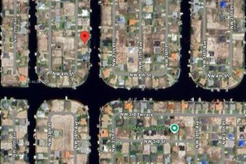 Terreno en venta en Cape Coral, Florida № 1938481 - foto 3