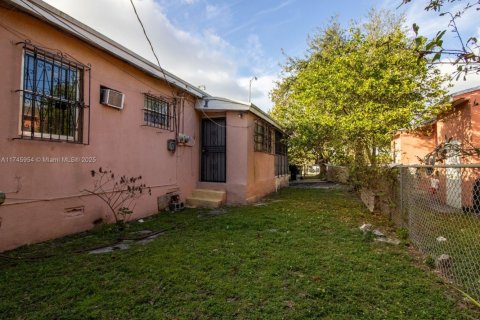 House in North Miami, Florida 4 bedrooms, 196.95 sq.m. № 1869914 - photo 20