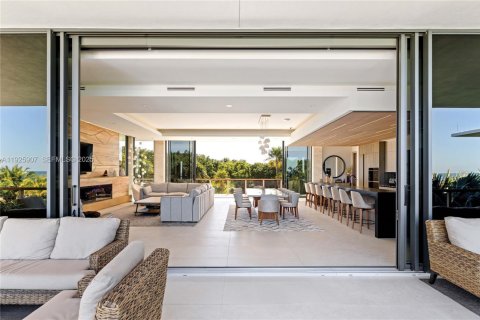 Casa en venta en Marathon, Florida, 10 dormitorios, 737.09 m2 № 1984724 - foto 9