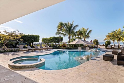 Casa en venta en Marathon, Florida, 10 dormitorios, 737.09 m2 № 1984724 - foto 5