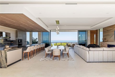 Casa en venta en Marathon, Florida, 10 dormitorios, 737.09 m2 № 1984724 - foto 8