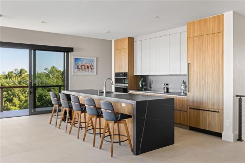 Casa en venta en Marathon, Florida, 10 dormitorios, 737.09 m2 № 1984724 - foto 23