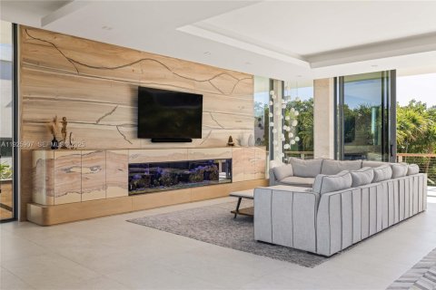 Casa en venta en Marathon, Florida, 10 dormitorios, 737.09 m2 № 1984724 - foto 11