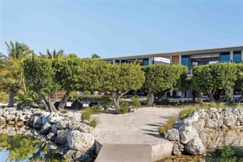 Casa en venta en Marathon, Florida, 10 dormitorios, 737.09 m2 № 1984724 - foto 7