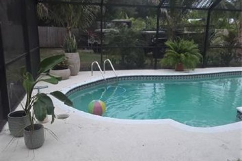 House in Sarasota, Florida 4 bedrooms, 142.51 sq.m. № 2104490 - photo 16