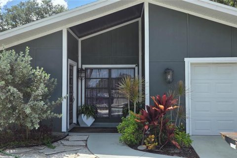 House in Sarasota, Florida 4 bedrooms, 142.51 sq.m. № 2104490