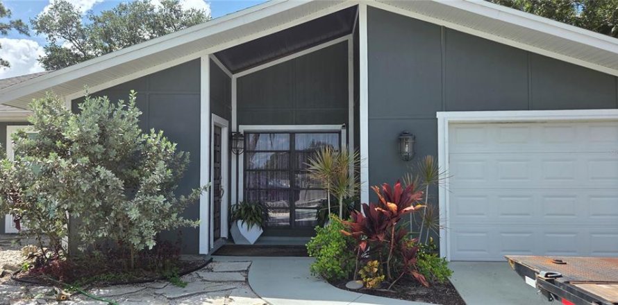 House in Sarasota, Florida 4 bedrooms, 142.51 sq.m. № 2104490