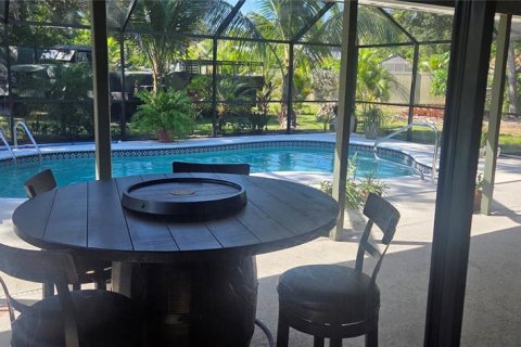 House in Sarasota, Florida 4 bedrooms, 142.51 sq.m. № 2104490 - photo 19