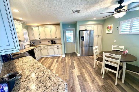 Villa ou maison à vendre à The Villages, Floride: 2 chambres, 123.65 m2 № 2425324 - photo 8