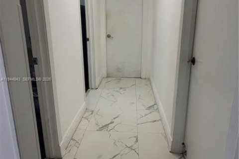 Immobilier commercial à vendre à Doral, Floride № 2079824 - photo 19