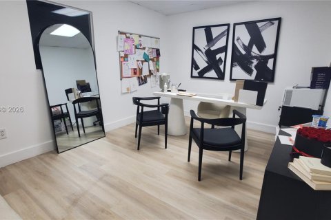 Immobilier commercial à vendre à Doral, Floride № 2079824 - photo 6