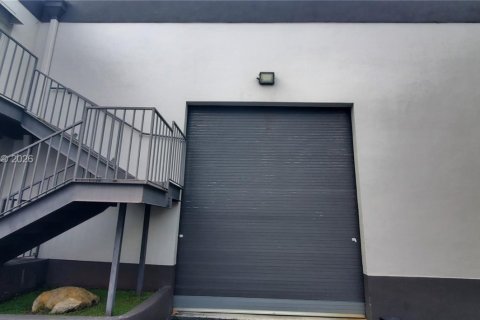 Immobilier commercial à vendre à Doral, Floride № 2079824 - photo 27
