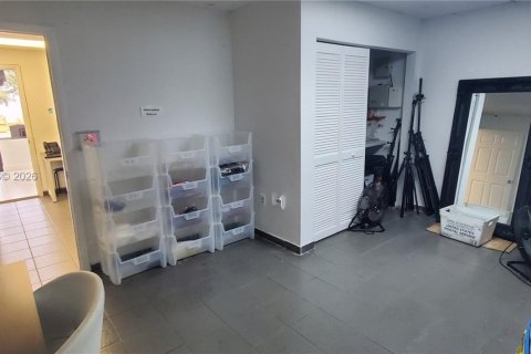 Immobilier commercial à vendre à Doral, Floride № 2079824 - photo 5