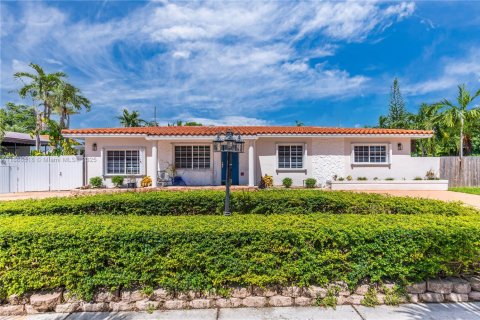 Casa en Miami, Florida 4 dormitorios, 195.47 m2 № 1981871
