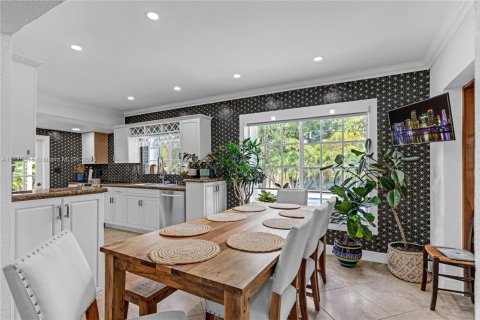 Casa en venta en Miami, Florida, 4 dormitorios, 195.47 m2 № 1981871 - foto 25