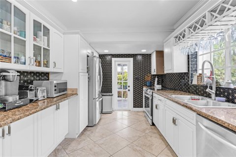 Casa en venta en Miami, Florida, 4 dormitorios, 195.47 m2 № 1981871 - foto 27