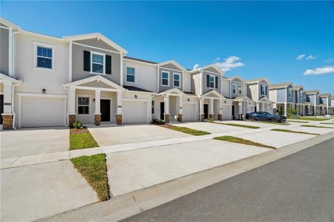 Townhouse in Davenport, Florida 3 bedrooms, 170.94 sq.m. № 2143743 - photo 2