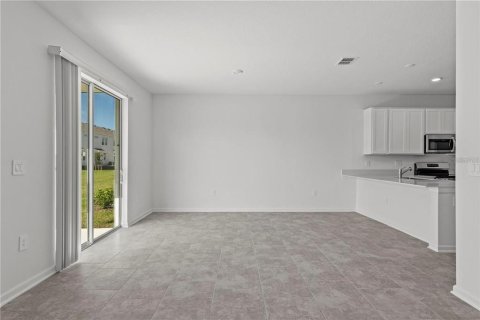 Townhouse in Davenport, Florida 3 bedrooms, 170.94 sq.m. № 2143743 - photo 9