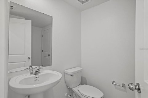 Townhouse in Davenport, Florida 3 bedrooms, 170.94 sq.m. № 2143743 - photo 17