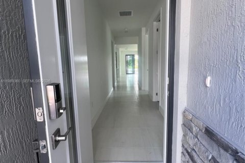 Casa en alquiler en Davie, Florida, 4 dormitorios, 161.56 m2 № 2057940 - foto 5