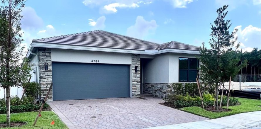 Casa en Davie, Florida 4 dormitorios, 161.56 m2 № 2057940