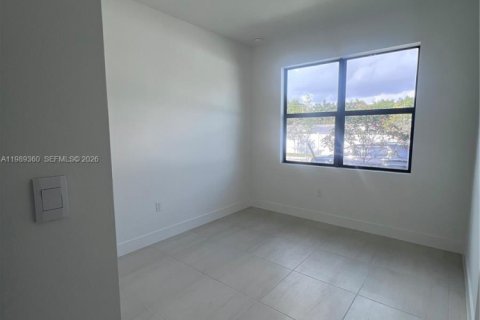 Casa en alquiler en Davie, Florida, 4 dormitorios, 161.56 m2 № 2057940 - foto 2