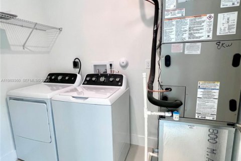 Casa en alquiler en Davie, Florida, 4 dormitorios, 161.56 m2 № 2057940 - foto 21