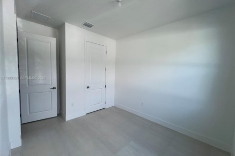 Casa en alquiler en Davie, Florida, 4 dormitorios, 161.56 m2 № 2057940 - foto 3