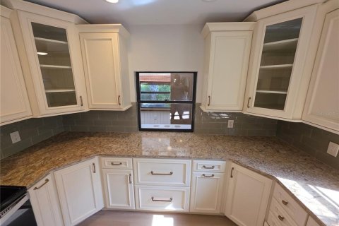 House in Bradenton, Florida 3 bedrooms, 153.29 sq.m. № 2112190 - photo 9